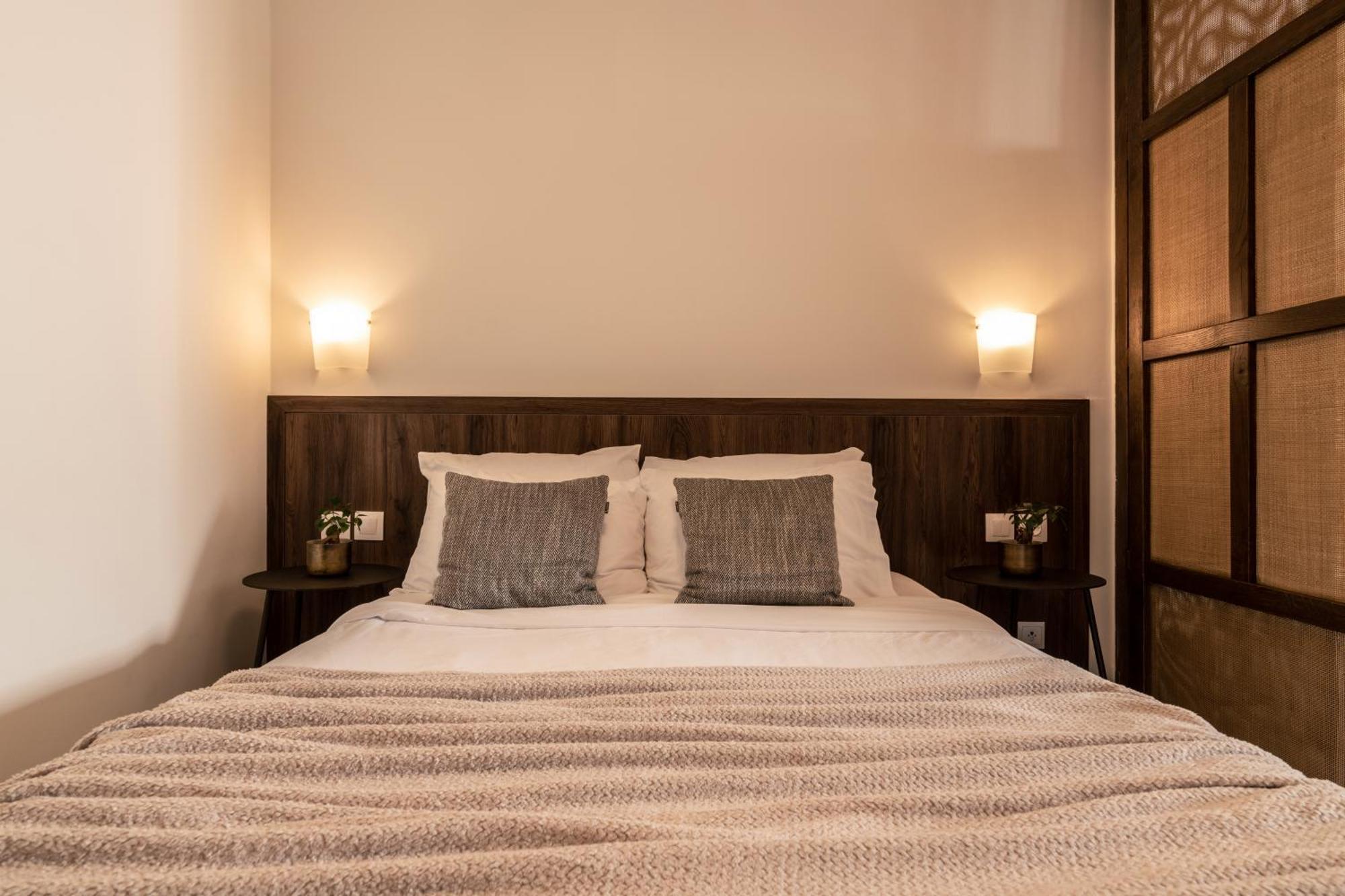 Hotel Deluxe